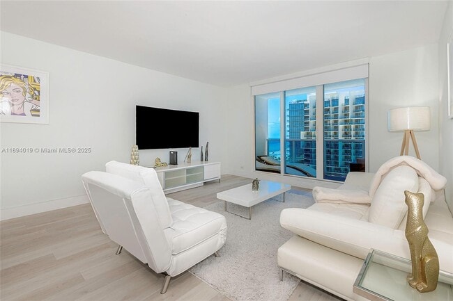 Foto del edificio - 2301 Collins Ave