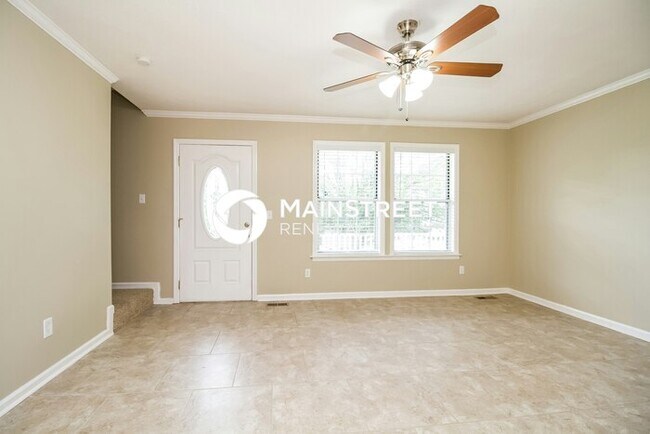Foto del edificio - 3 Bedroom Pet-Friendly Home in La Vergne, TN with Main Street Renewal