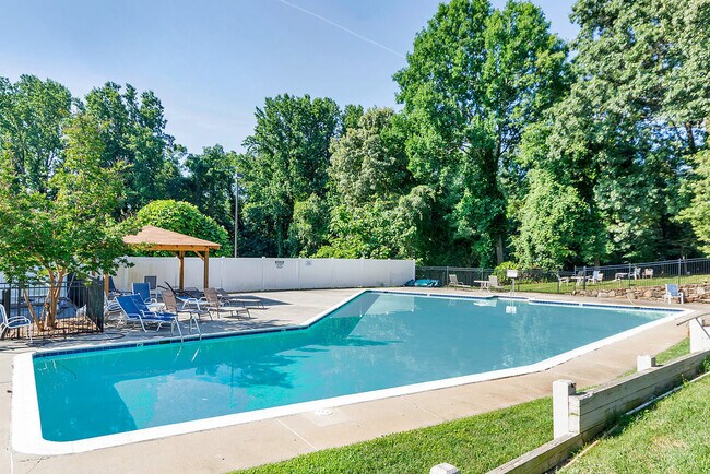 Foto del edificio - 1800 Jefferson Park Ave