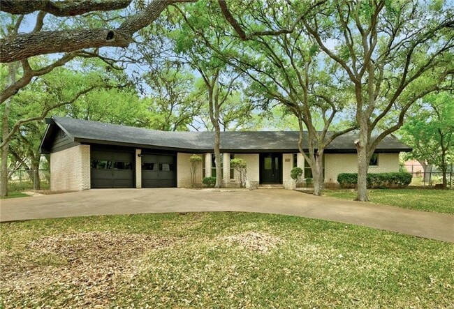 Building Photo - 608 Franklin Dr