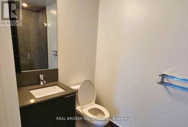 Photo du bâtiment - 1000 Portage Pkwy