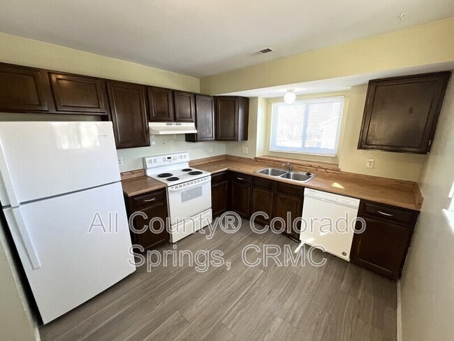Building Photo - 1010 Mazatlan Cir