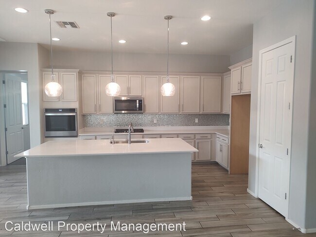 Foto del edificio - 3 br, 2.5 bath House - 22929 E. Desert Spo...