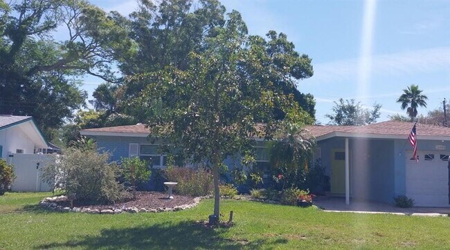 Building Photo - 11485 Imperial Groves Dr E