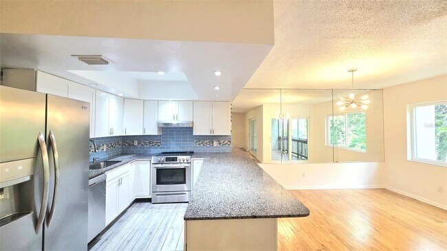 Foto del edificio - 851 N Keene Rd