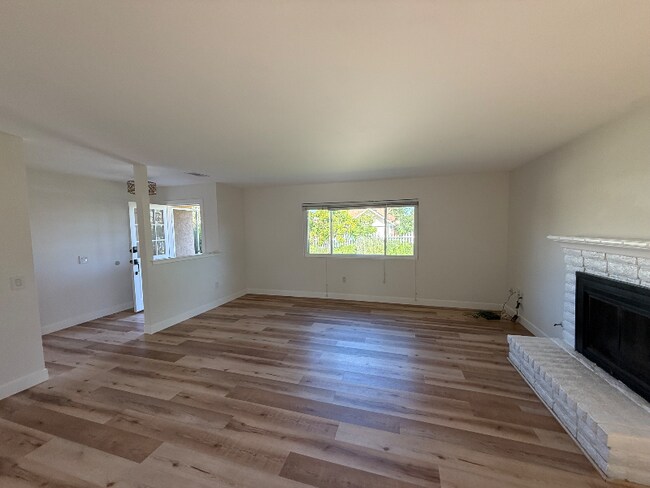 Building Photo - 942 Ruby Dr