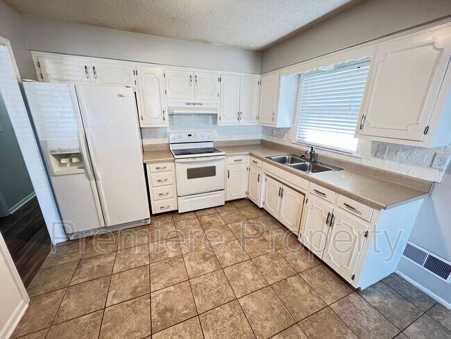 Foto del edificio - 4329 Sterling Ave