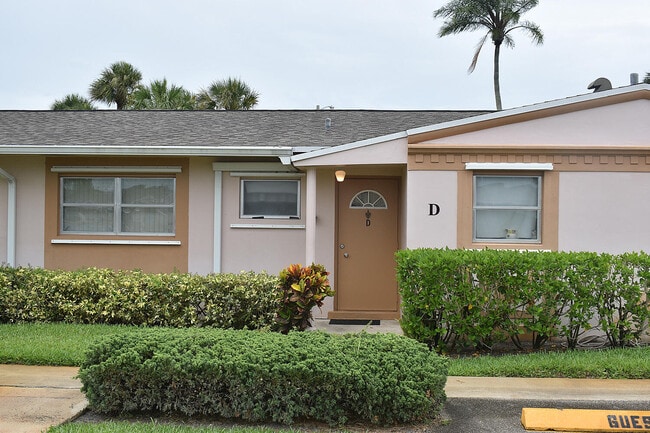 Building Photo - 2523 Dudley Dr W