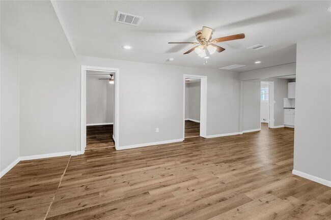 Building Photo - 1211 Trimm Ave