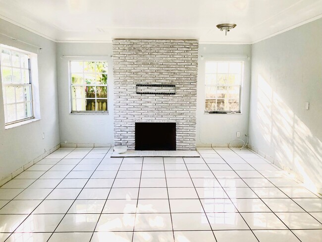 Foto del edificio - 1801 SW 10th St