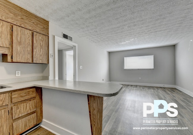 Building Photo - 1040 Sandtown Rd SW
