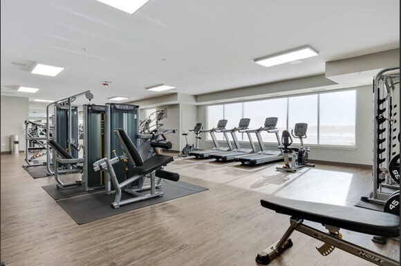 Foto del edificio - 400 Renaissance Blvd