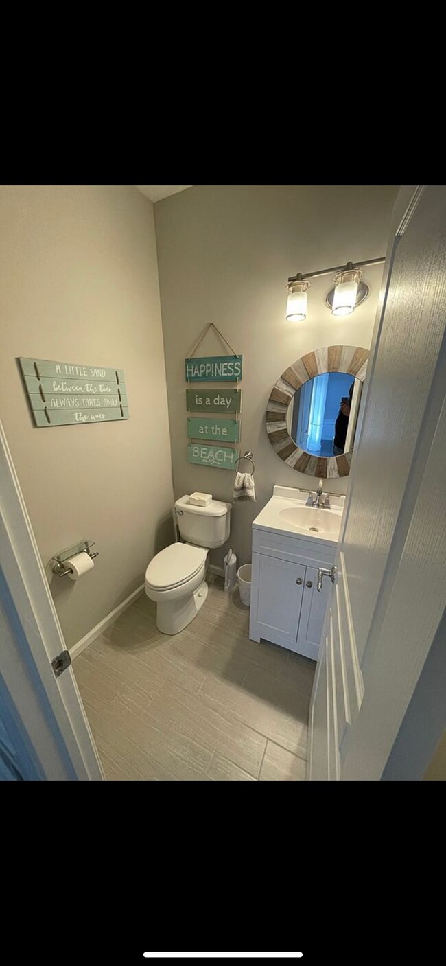 Building Photo - 1 Bainbridge Pl