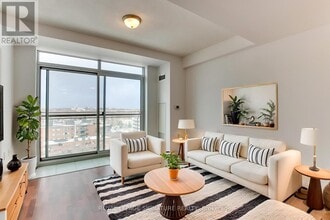 Building Photo - 15 Maplewood Ave