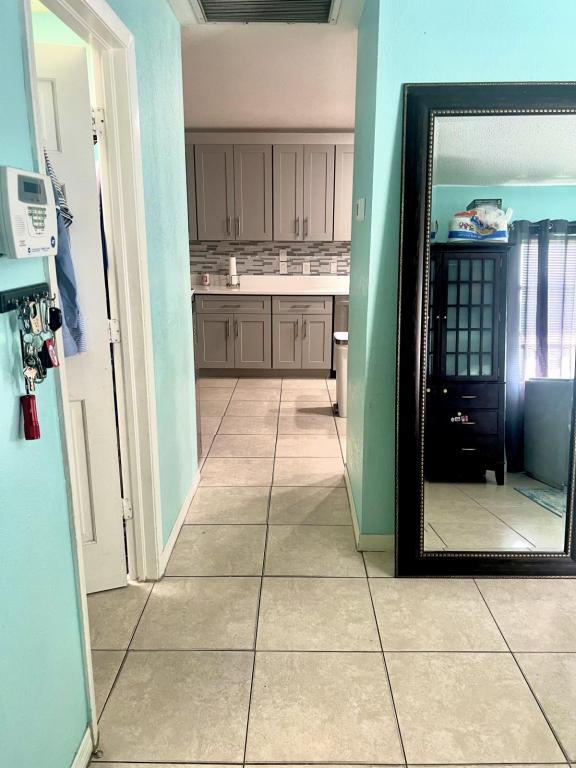 Building Photo - 2013 Redmond St