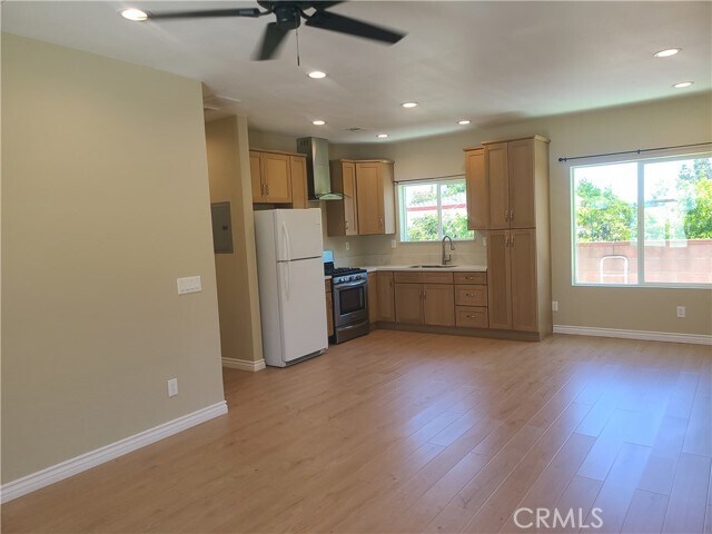 Foto del edificio - 972 Karesh Ave
