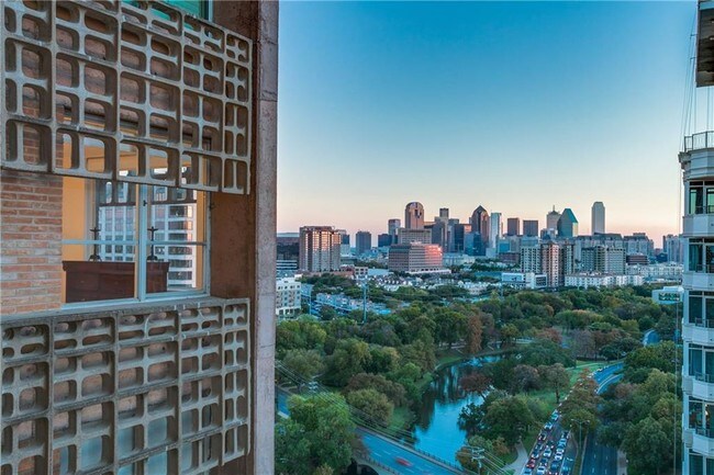 Foto del edificio - 3525 Turtle Creek Blvd