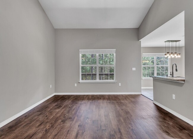 Building Photo - 129 Fairway Dr
