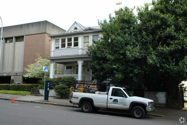 Building Photo - The Ada