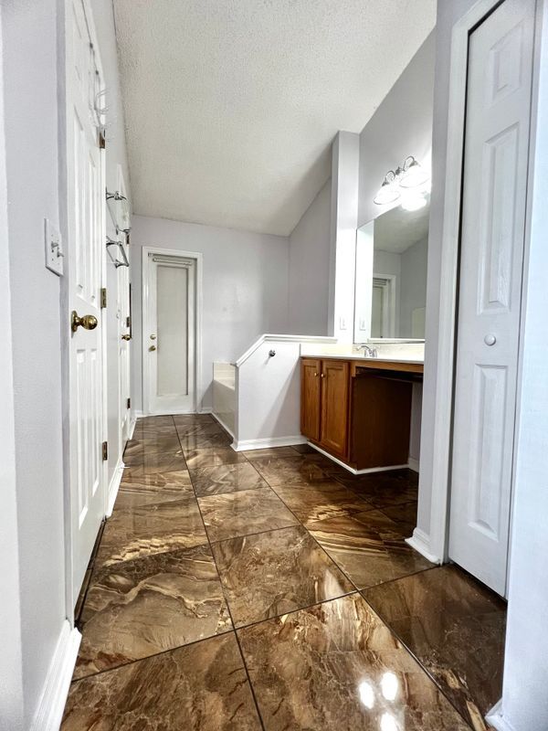 Building Photo - 11395 Aston Hall Dr