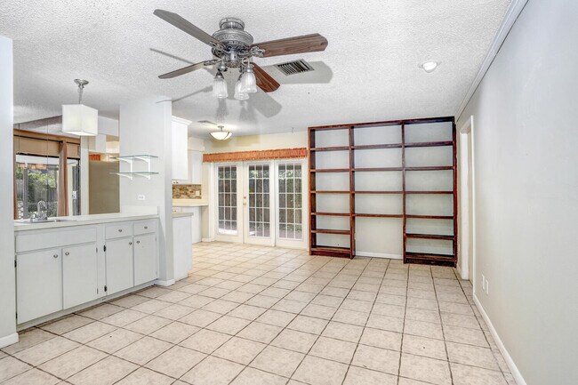 Building Photo - 4504 Stonehenge Rd