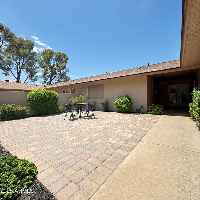 Foto del edificio - 17606 N 105th Ave