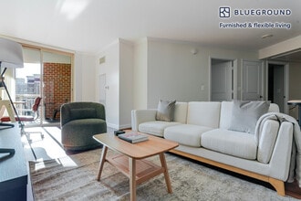 Building Photo - 3900 Fairfax Dr