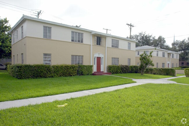Building Photo - 614-618 Santander Ave