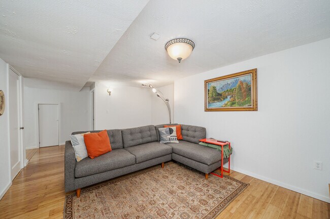 Foto del edificio - 6654 Flora Ave S