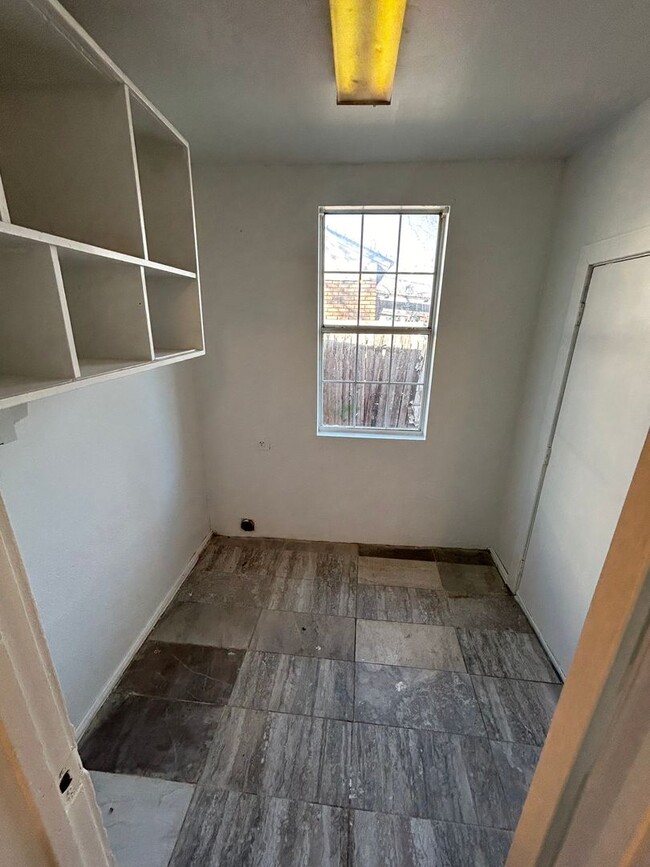 Building Photo - 1103 Belew St