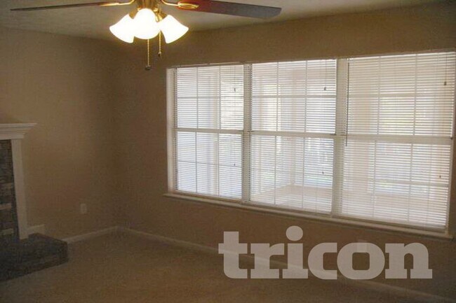 Foto del edificio - 4393 Westchester Ct