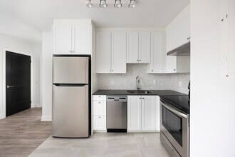 Building Photo - 2701 EGLINTON AVE W