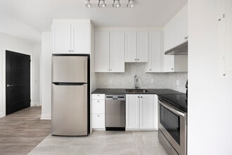 Building Photo - 2701 EGLINTON AVE W