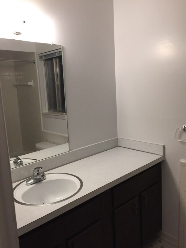 Foto del edificio - 3827 Devon Rd