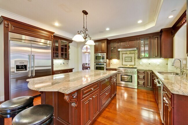 Building Photo - Exquisite Luxury Home in Saratoga!
