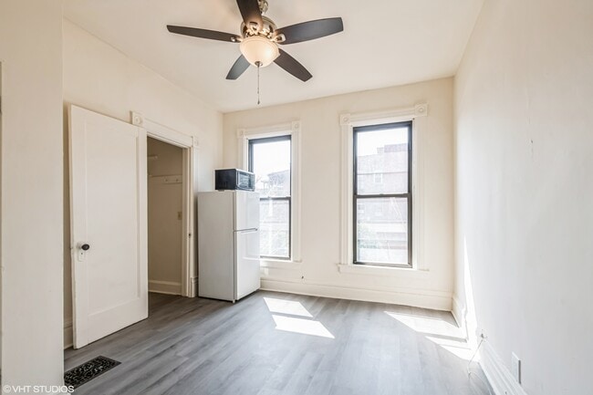 Building Photo - 414 S Maple Ave