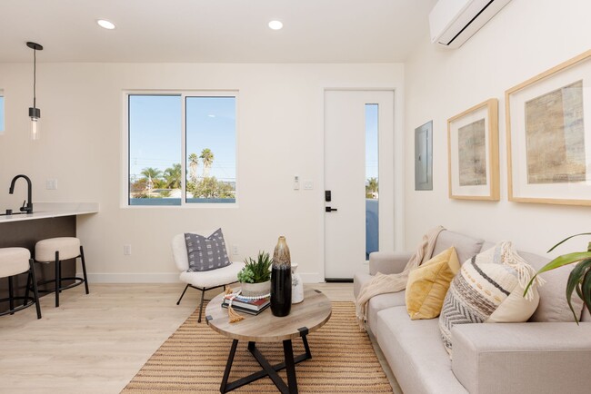 Foto del edificio - Upscale Living Awaits: Brand-New Luxury One-Bedroom Apartment with Private Outdoor Oasis, (Contac...