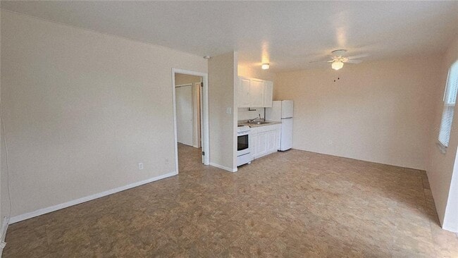 Building Photo - 283 Cocoanut Ave