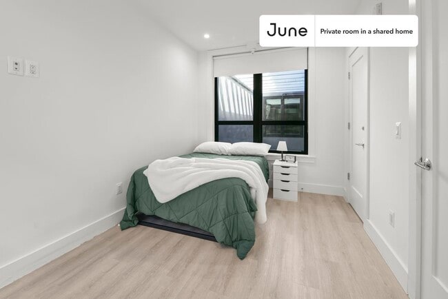 Building Photo - Room in Shared 4 bed/2 bath home in Dupont Circle