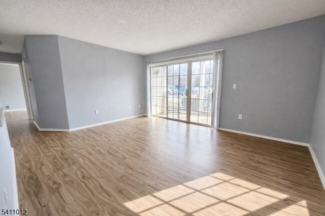 Foto del edificio - 215 Rachel Ct