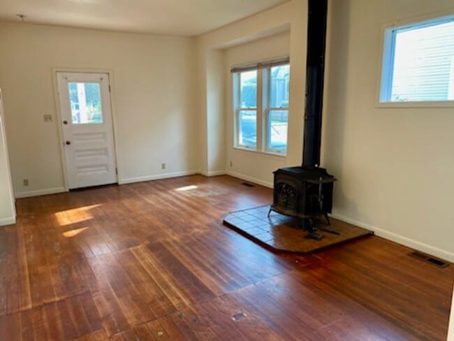 Foto del edificio - Conveniently located 3/1 Arcata Home