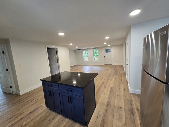 Building Photo - 20 Poirier Pl