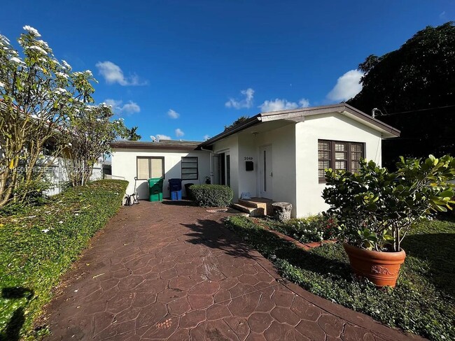 Photo - 2049 SW 60th Ct House