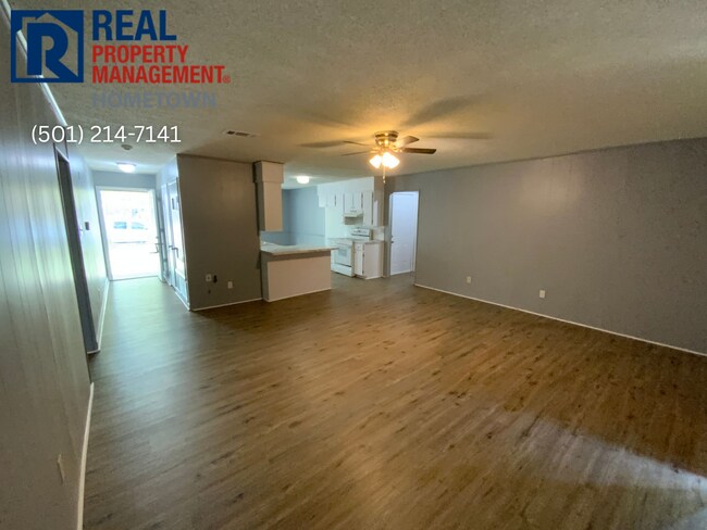Foto del edificio - 4013 Wooddale Dr
