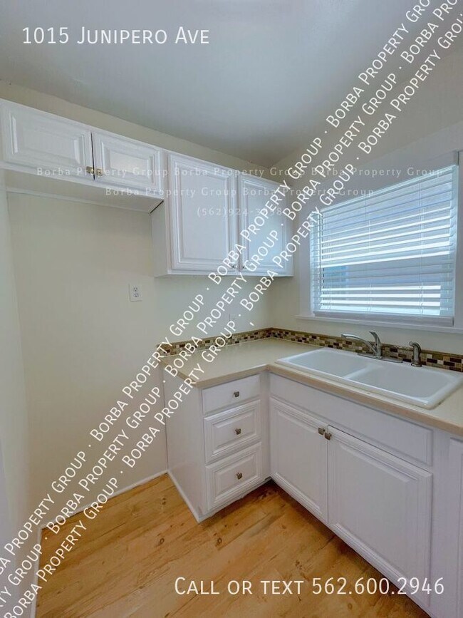 Building Photo - STUNNING EXTRA LARGE STUDIO 1 BATHROOM
