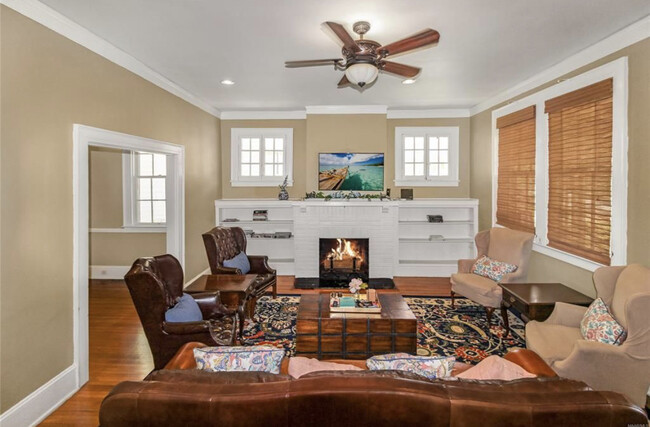 Family Room - 327 Felder Ave