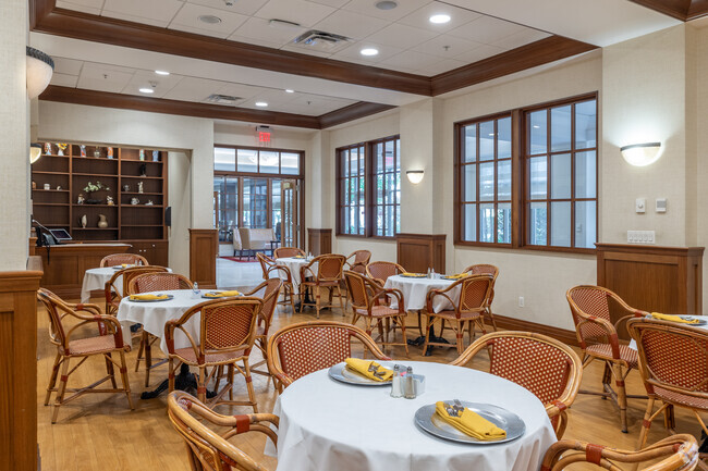 Bistro - The Sinclair at Port Washington