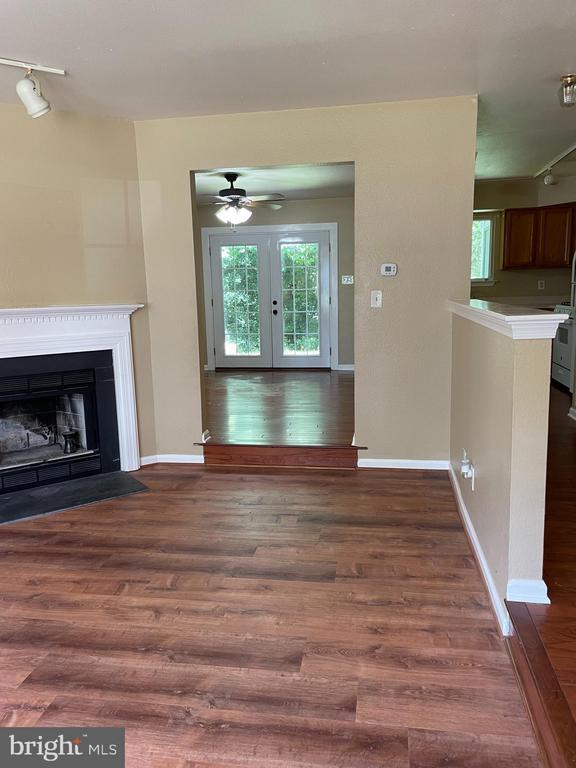 Building Photo - 304 Pellinore Ct