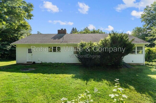 Foto del edificio - 851 Ward Ln
