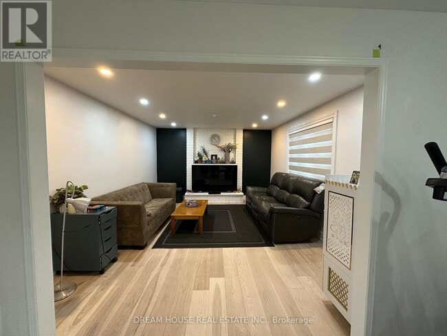 Building Photo - 20 Harold St